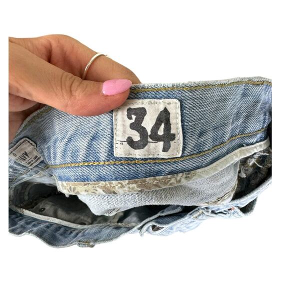 Old Navy Y2K Distressed Light Wash Paint Splatter 100% Cotton Denim Shorts Jorts - Picture 7 of 9